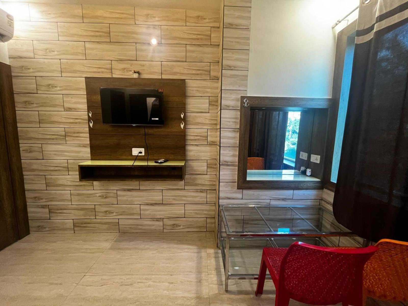 Taj Nice Point Manage By Taj Sunrise Group Agra (Uttar Pradesh) Exterior foto