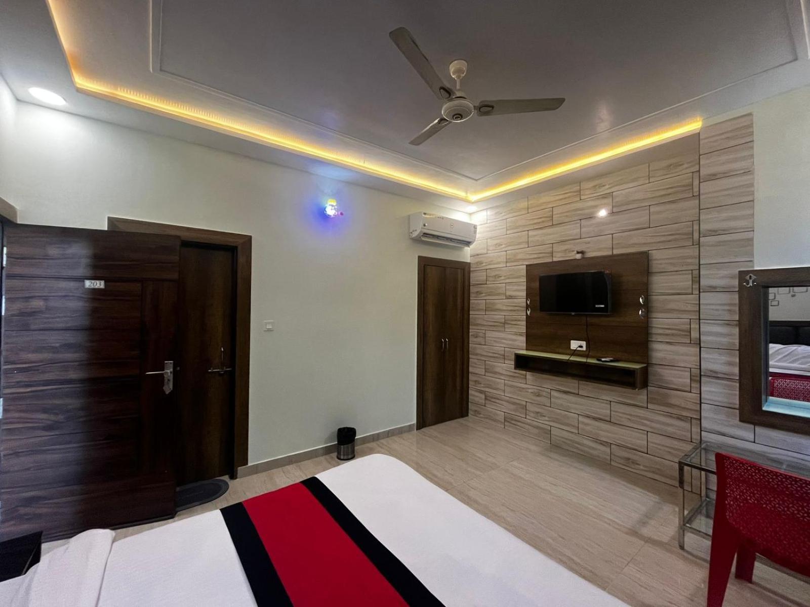 Taj Nice Point Manage By Taj Sunrise Group Agra (Uttar Pradesh) Exterior foto