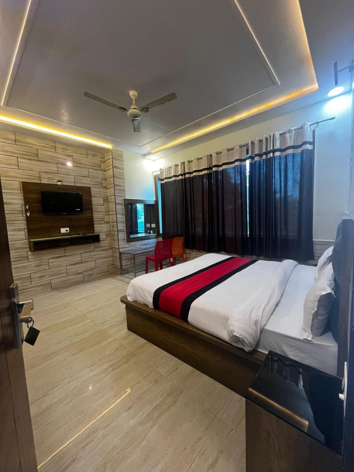 Taj Nice Point Manage By Taj Sunrise Group Agra (Uttar Pradesh) Exterior foto